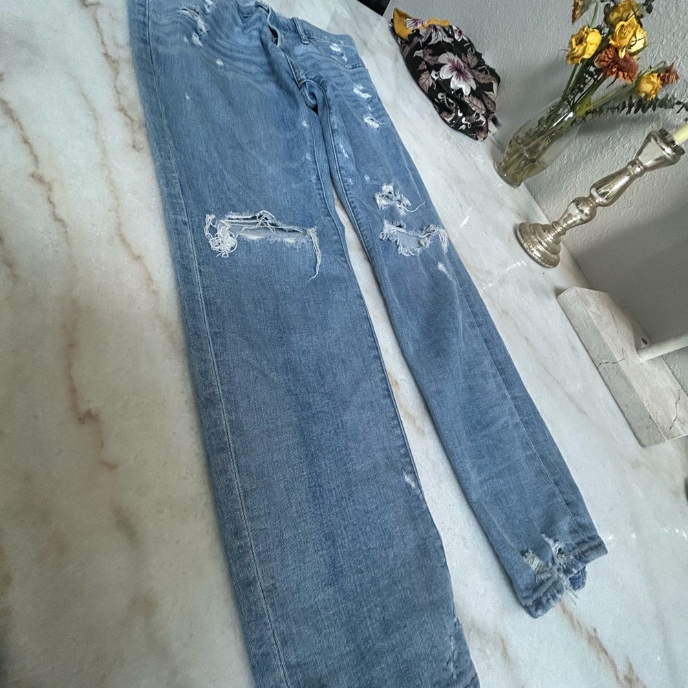 Abercrombie &Fitch slim straight ripped jeans